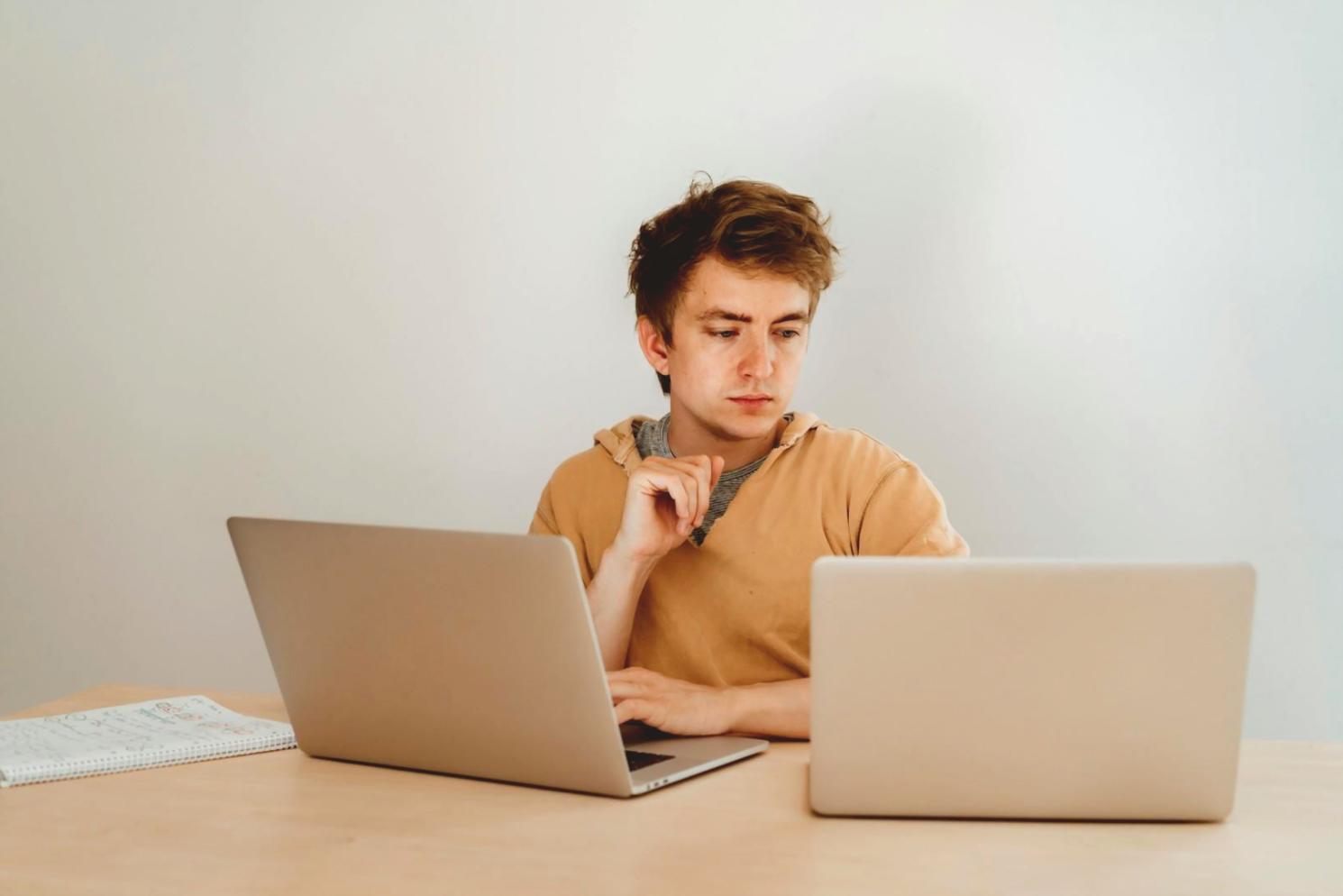 Zespół Jidynea przy pracy nad systemem automatyzacji płatności